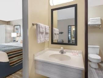 Silverstone Inn & Suites Spokane Valley Kültér fotó